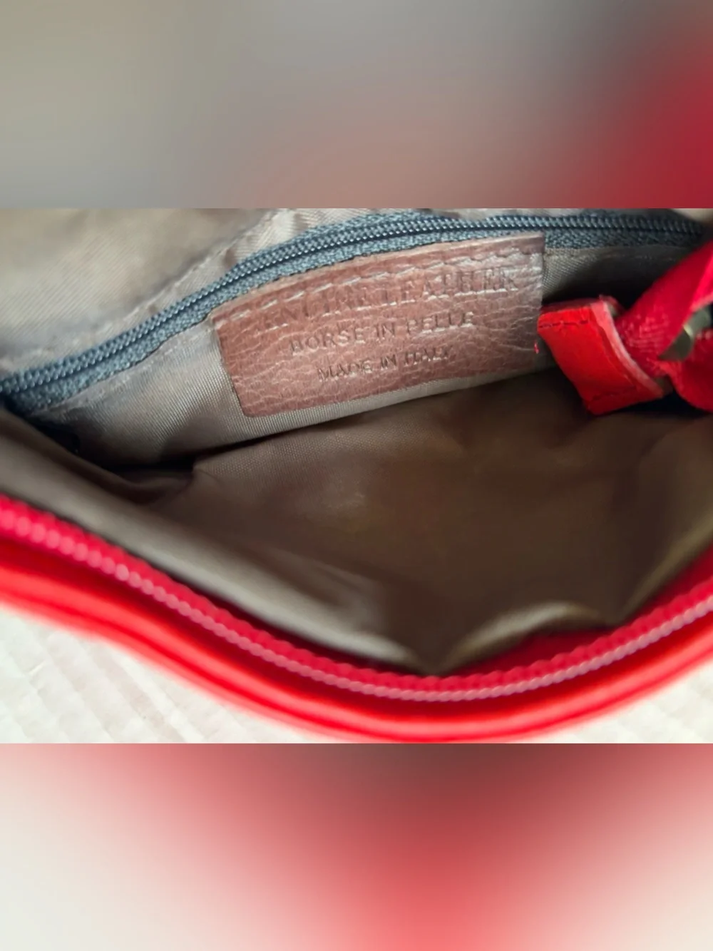 VERA PELLE Red Italian Leather Small Crossbody Bag Charming Round Shape Zipper